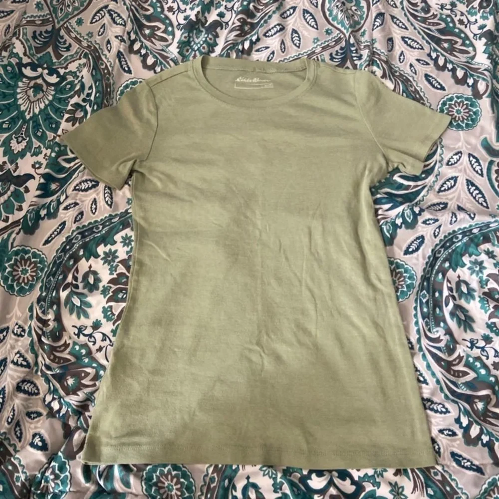 pastel green Eddie Bauer t shirt! - Picture 3 of 3